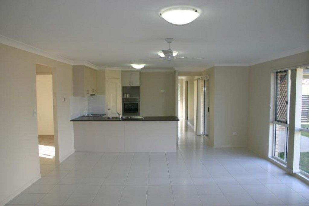 12 Burns Circuit, AUGUSTINE HEIGHTS, QLD 4300