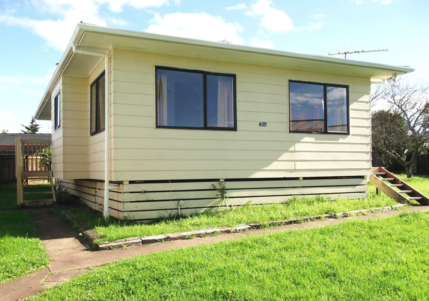 17 Riserra Drive, RANUI, Waitakere City