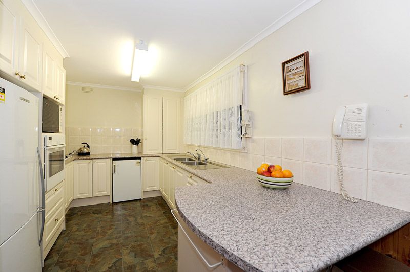 4 Sheppard Drive, SCORESBY, VIC 3179