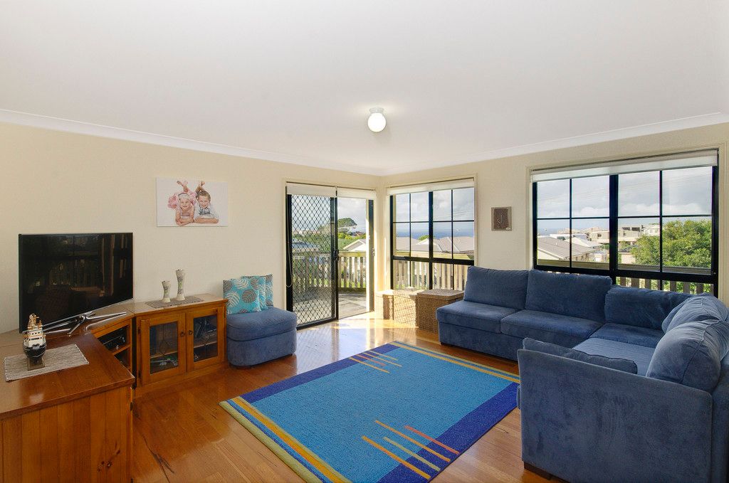 17 Price Avenue, KIAMA, NSW 2533