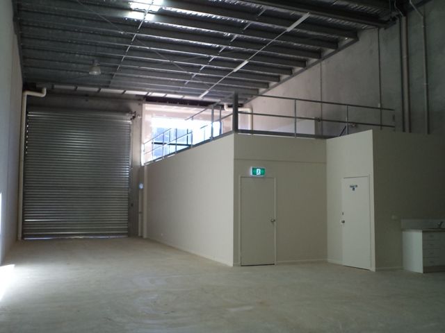 LOGANHOLME, QLD 4129
