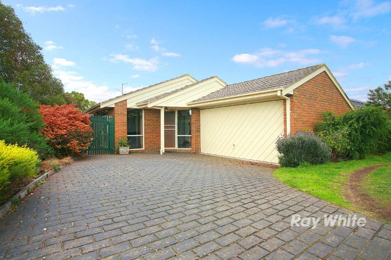32 Waverley Park Drive, CRANBOURNE NORTH VIC 3977