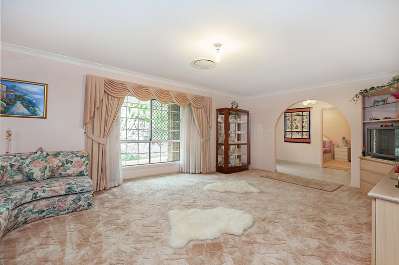 105 Passerine Drive, ROCHEDALE SOUTH, QLD 4123