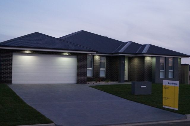 9 Molloy Drive, ORANGE NSW 2800