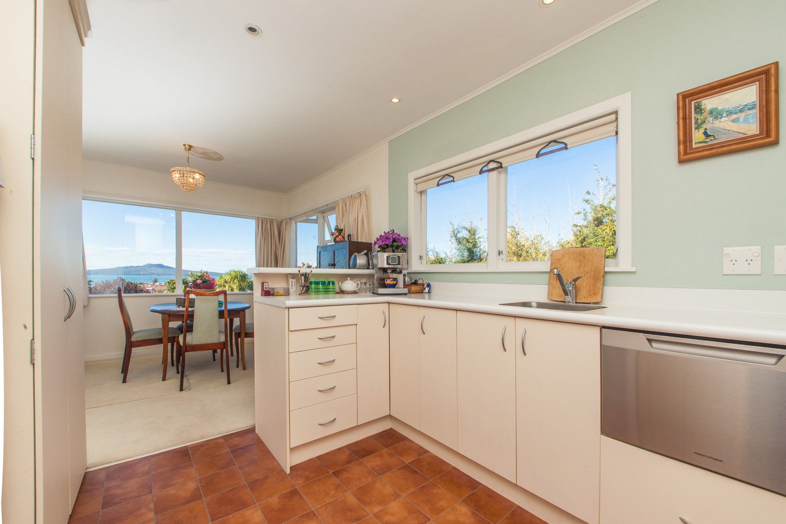 51 Parr Terrace, CASTOR BAY, North Shore City