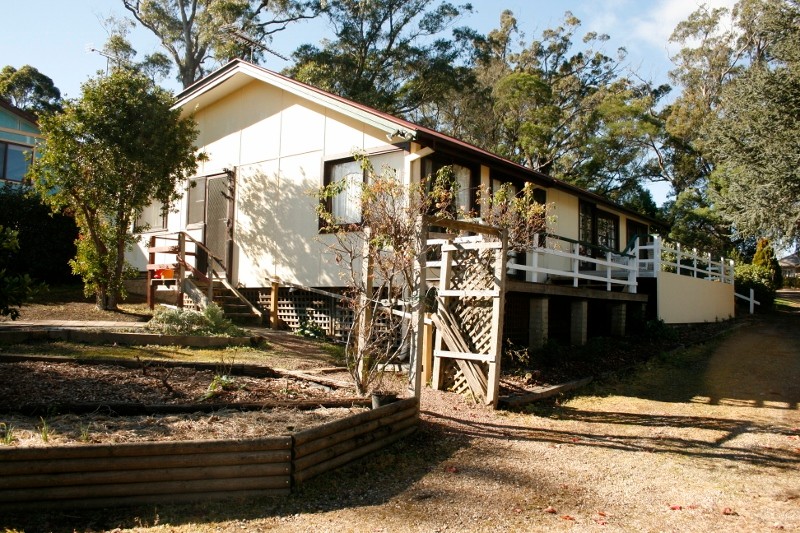 11 Ross Street, BUNDANOON, NSW 2578