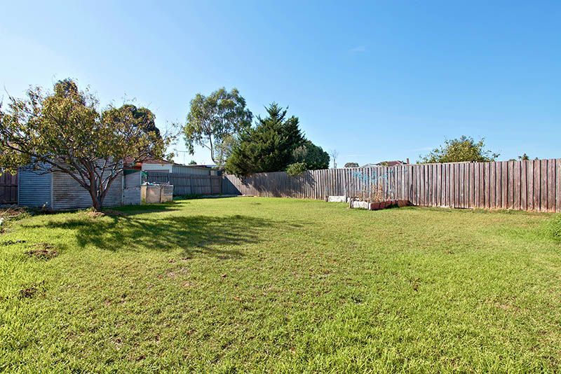 24 Hedgeley Road, KEALBA, VIC 3021
