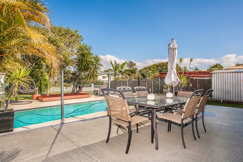 33 Hibiscus Avenue, REDCLIFFE, QLD 4020