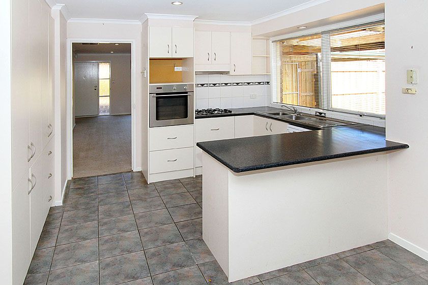 13 Marshall Drive, MILL PARK, VIC 3082