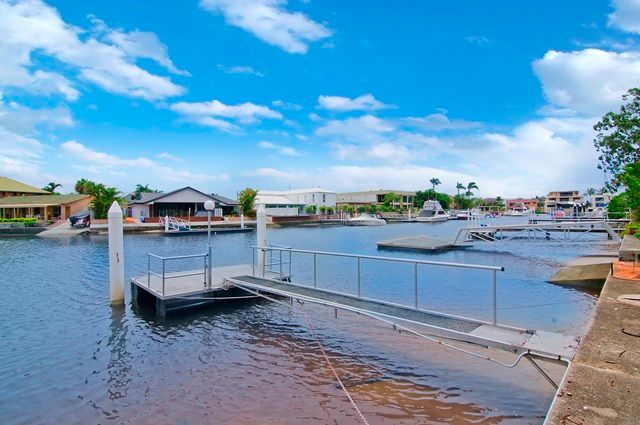 19 Markham Avenue, RUNAWAY BAY, QLD 4216