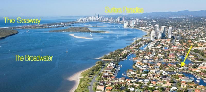 19 Markham Avenue, RUNAWAY BAY QLD 4216