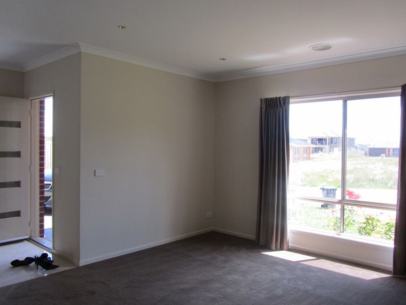 9 Swaran Close, ROWVILLE, VIC 3178