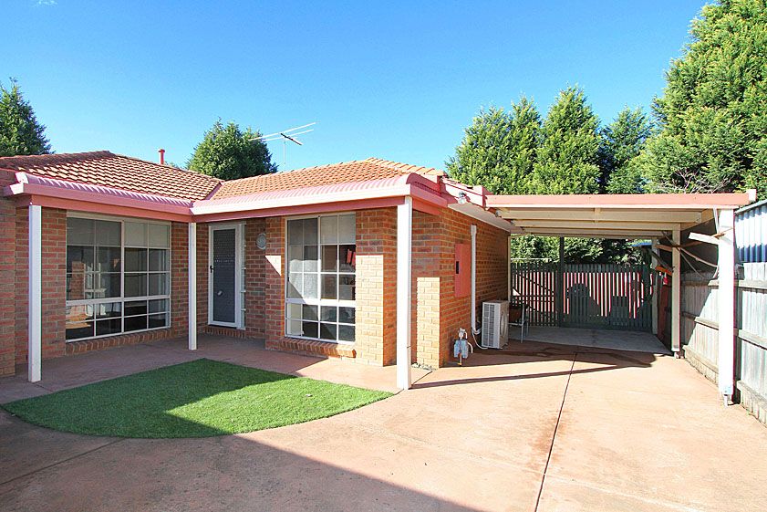 30 Bradley Drive, MILL PARK VIC 3082