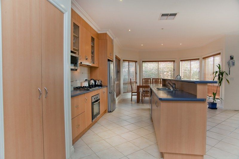 117 Dunfermline Avenue, GREENVALE, VIC 3059