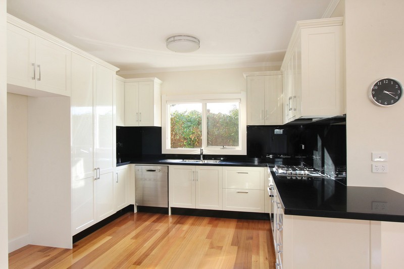 2/28 OAKDENE Crescent, CARNEGIE, VIC 3163