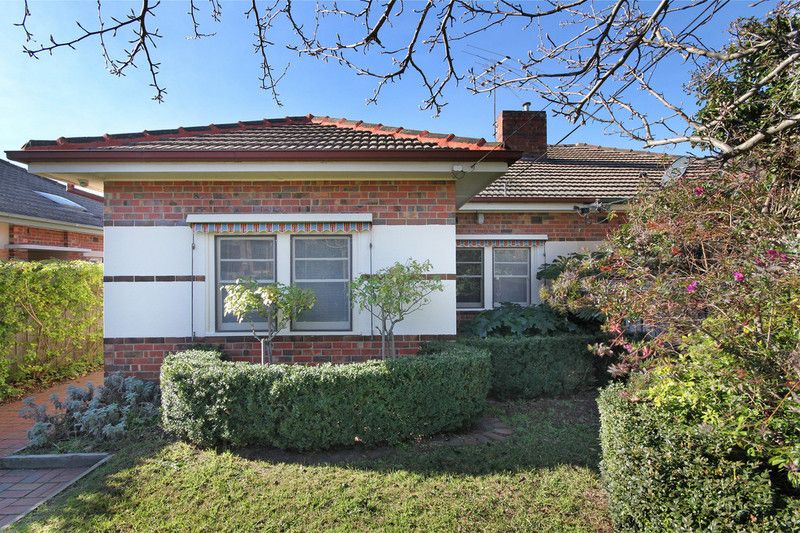 11 First Avenue, MURRUMBEENA, VIC 3163