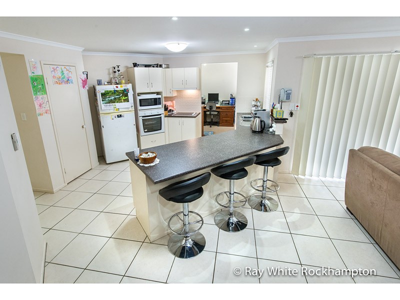 420 Farm Street, NORMAN GARDENS, QLD 4701