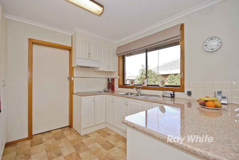 64 Grayson Drive, SCORESBY, VIC 3179
