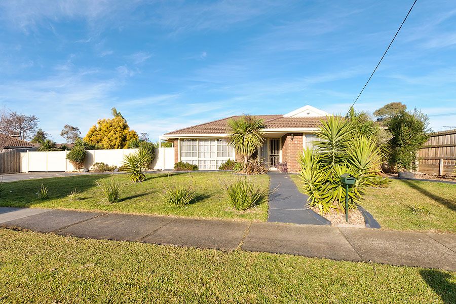17 Axminster Drive, CRAIGIEBURN, VIC 3064