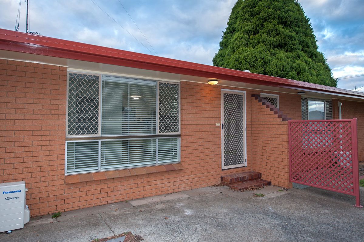 61 Cleary Street, CENTENARY HEIGHTS QLD 4350