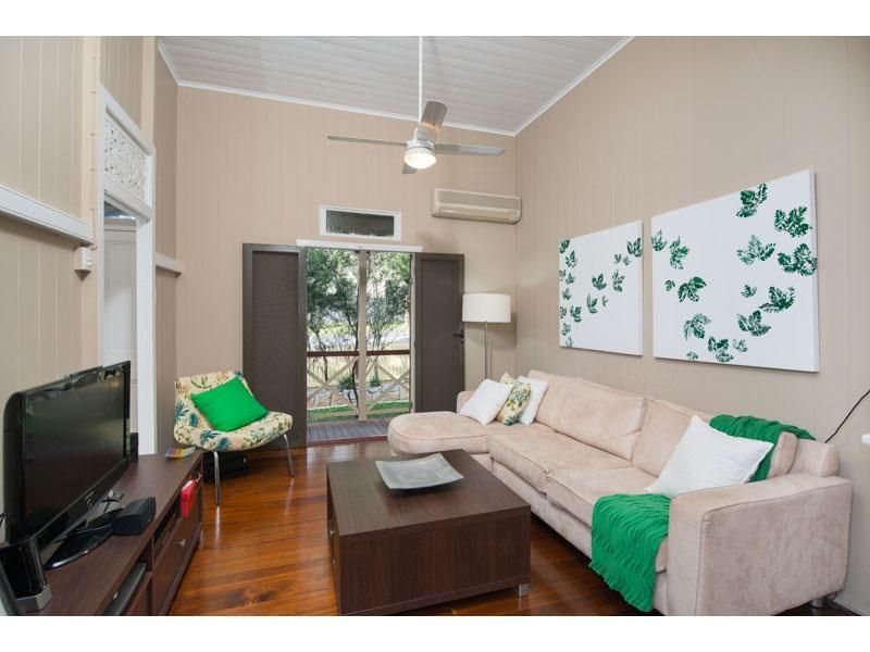 72 Holmesbrook Street, ASHGROVE, QLD 4060
