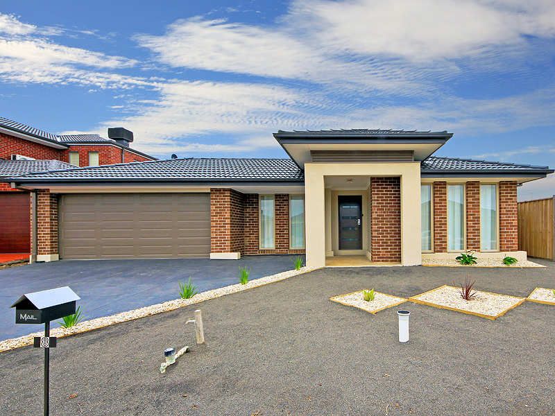 8 Darter Way, WILLIAMS LANDING VIC 3027