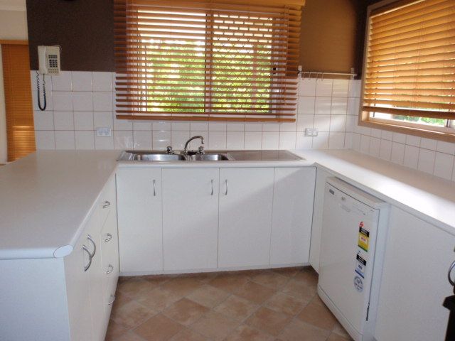 27 Colleen Avenue, EMERALD, QLD 4720