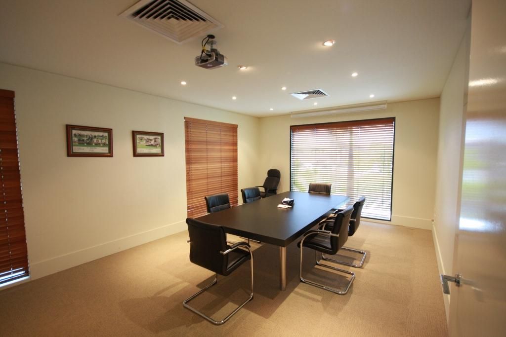 CARRARA, QLD 4211