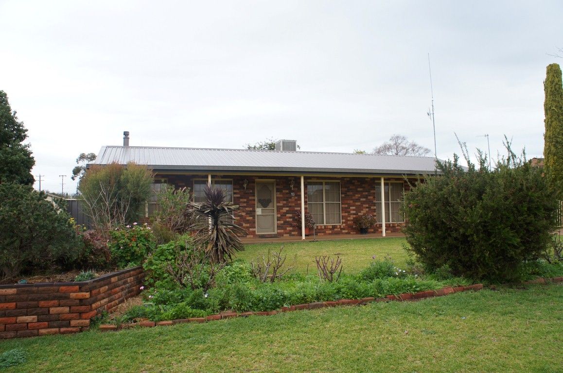 19 Craft Crescent, CONDOBOLIN, NSW 2877