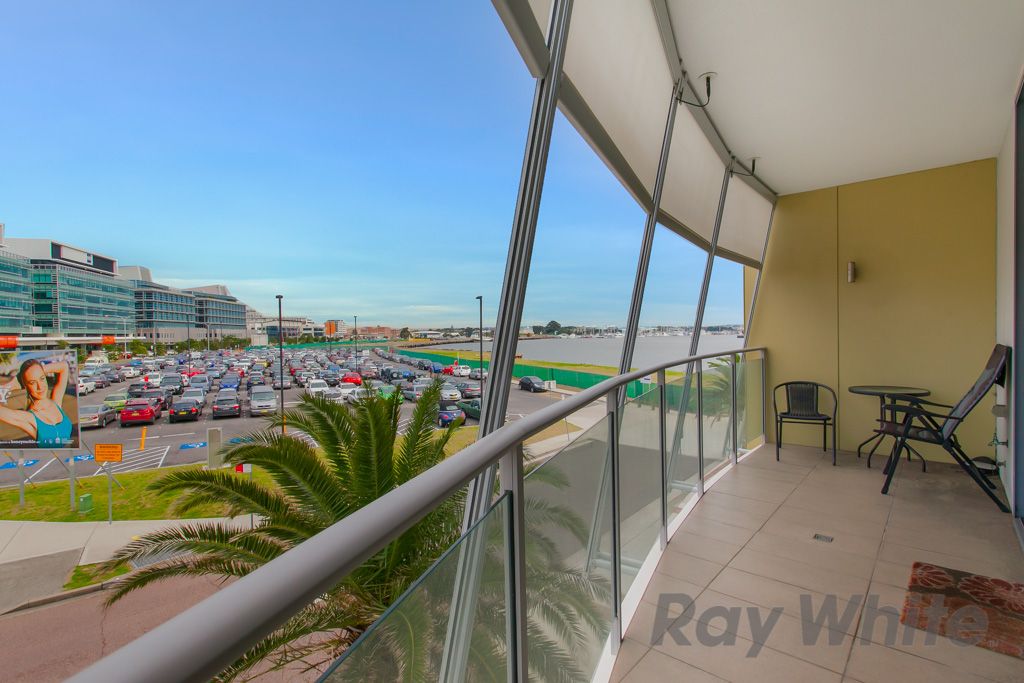 104/19 Honeysuckle Drive, NEWCASTLE, NSW 2300