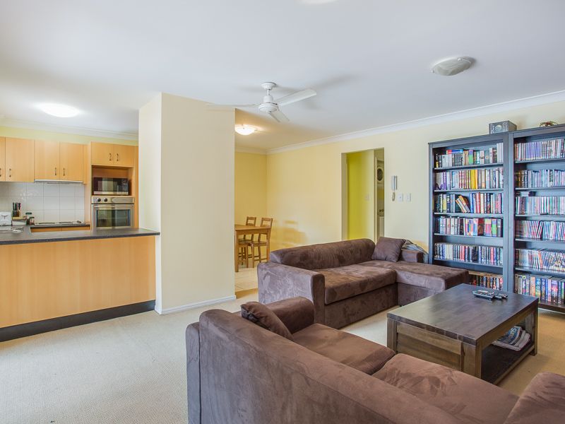 79 Lawson Street, MORNINGSIDE QLD 4170