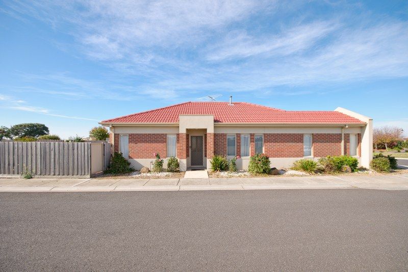 4 Decarla Crescent, ROXBURGH PARK, VIC 3064
