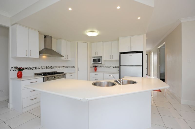 8 Clarendon Street, CLINTON, QLD 4680