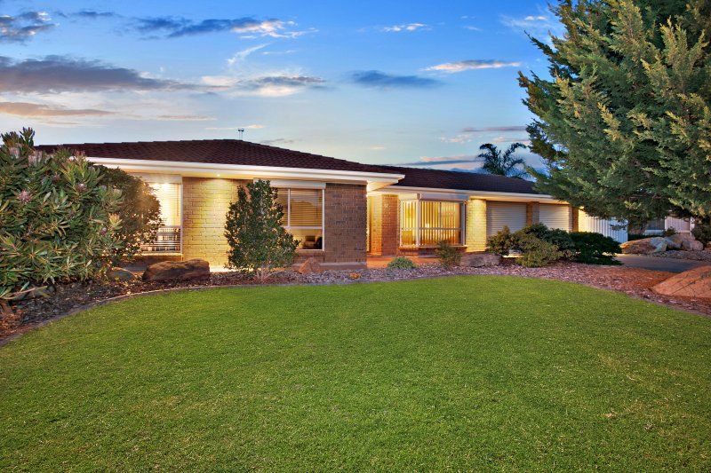 52 Clearwater Crescent, SEAFORD RISE SA 5169