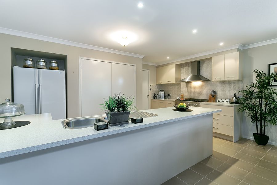 6 Stretton Drive, BROOKFIELD, VIC 3338