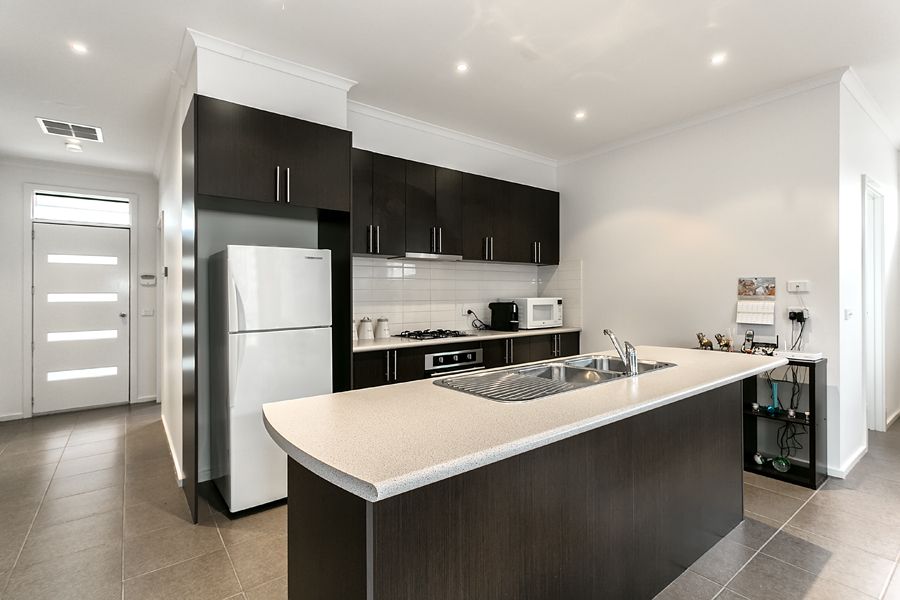 32 The Embankment, KURUNJANG, VIC 3337