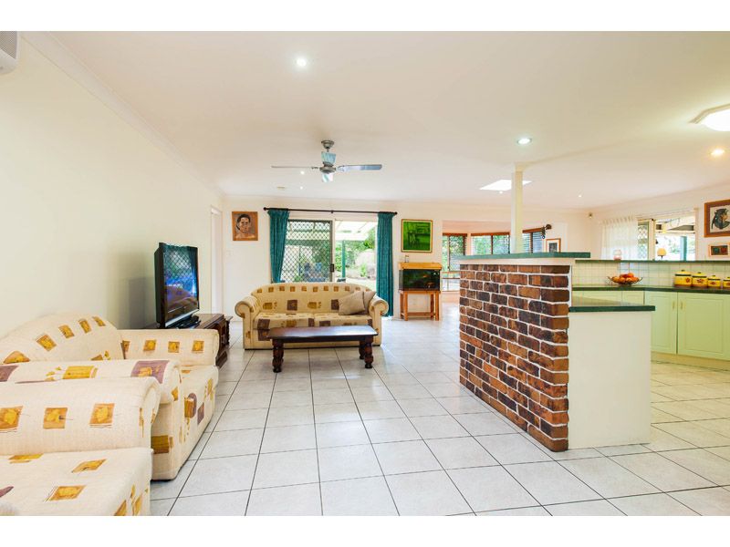 3 Lapage Place, WISHART, QLD 4122
