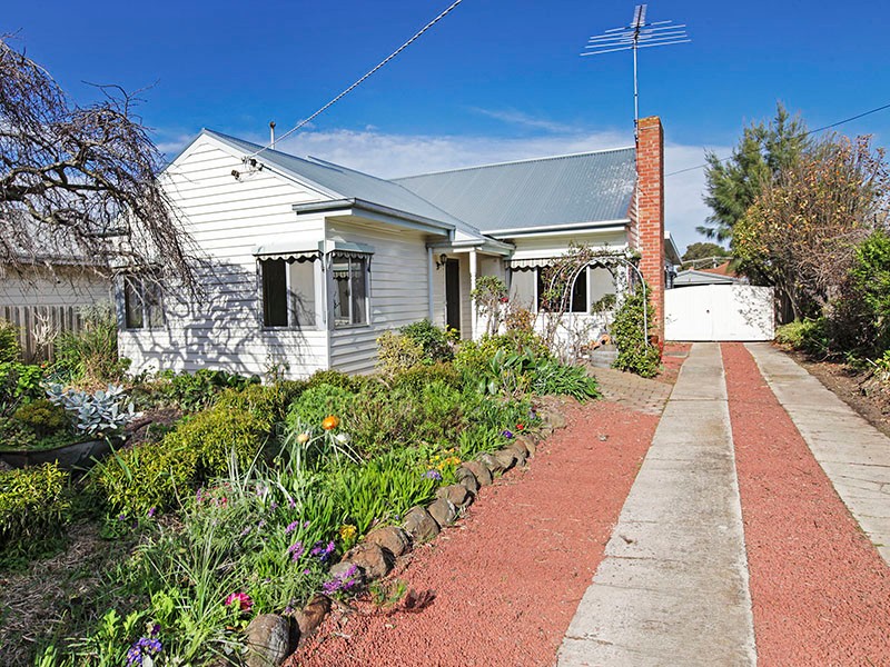 27 Laura Avenue, BELMONT, VIC 3216