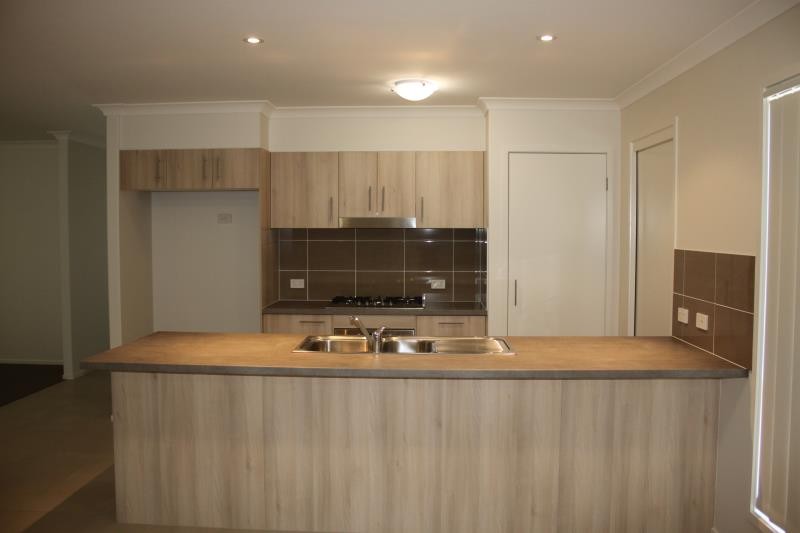 24 Troon Street, NORTH LAKES, QLD 4509