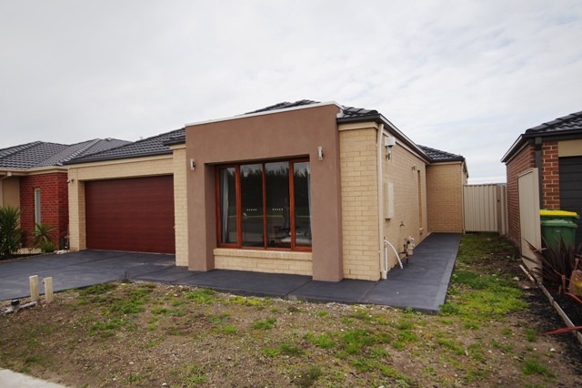 57 Victory Drive, PAKENHAM, VIC 3810