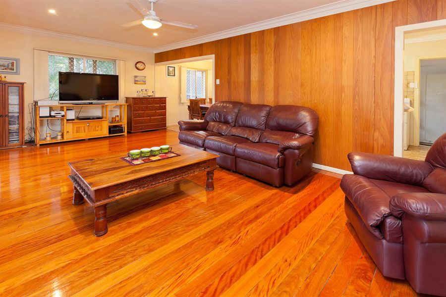427 Nursery Road, HOLLAND PARK, QLD 4121