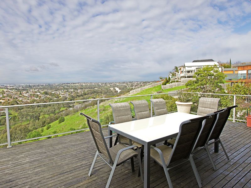 25 Montrose Place, HIGHTON, VIC 3216