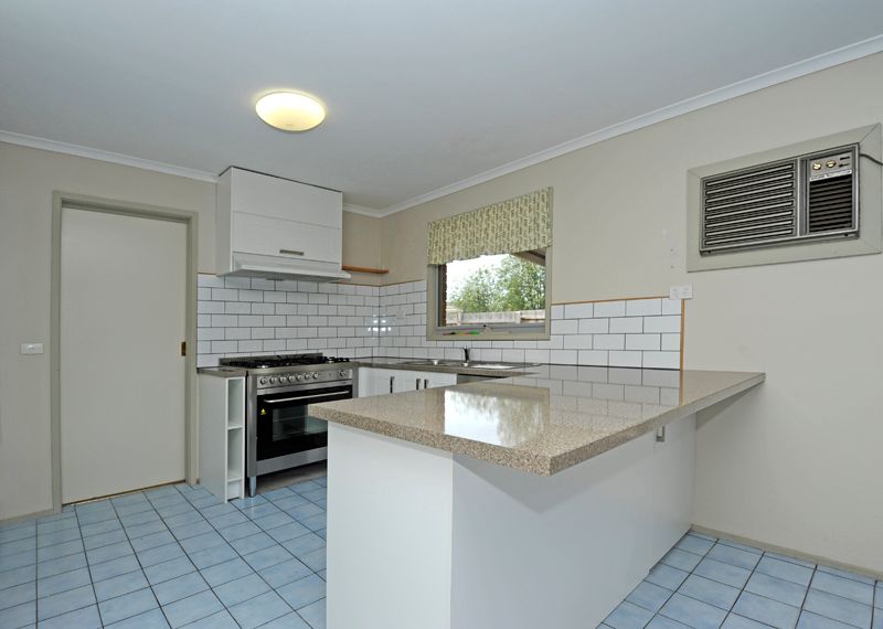 1/2 Corbin Place, MILL PARK, VIC 3082