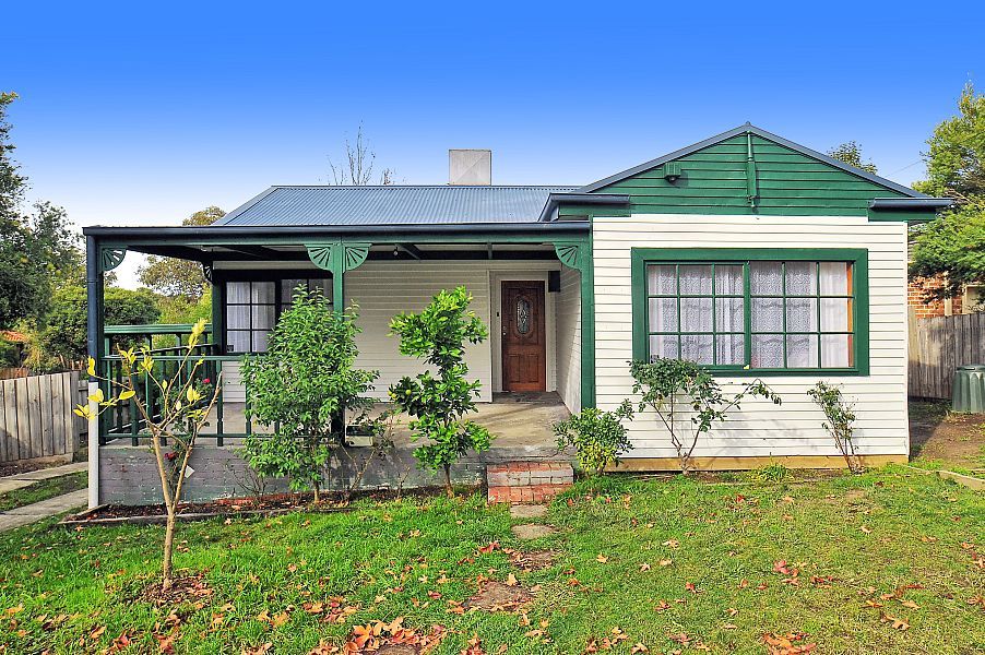 1 Creek Road, MITCHAM VIC 3132