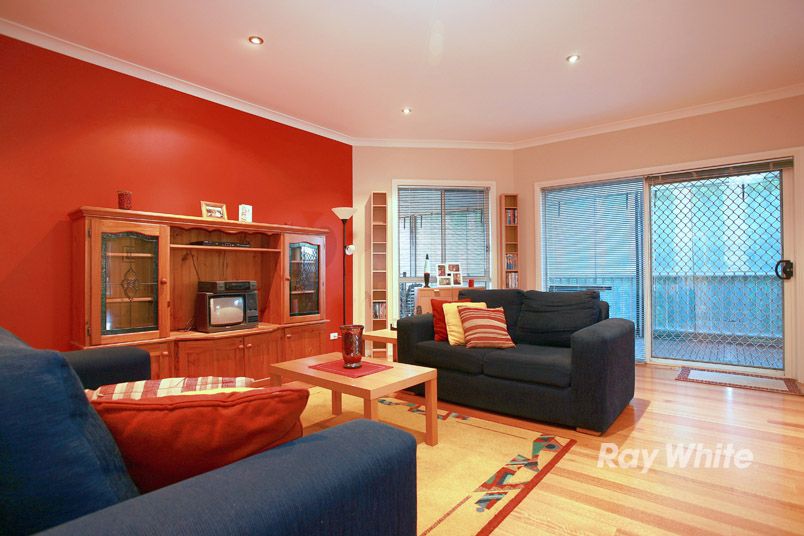 17 Towerhill Boulevard, LYNBROOK, VIC 3975