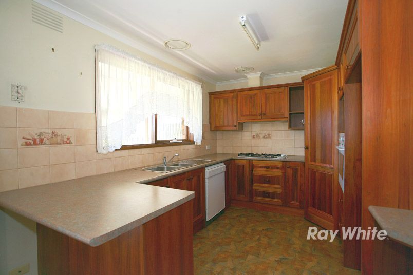 13 Marnebeck Court, CRANBOURNE, VIC 3977