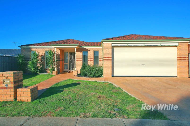 47 Majestic Boulevard, CRANBOURNE VIC 3977