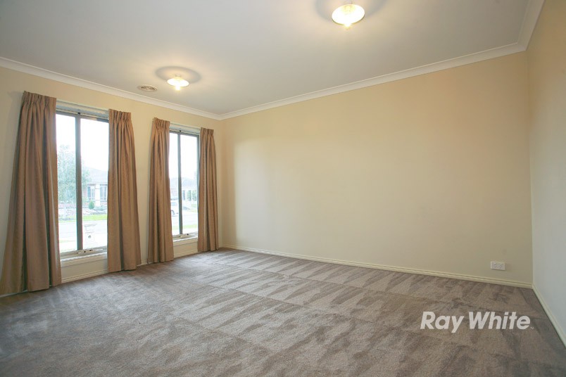 41 Thunderbolt Drive, CRANBOURNE EAST, VIC 3977