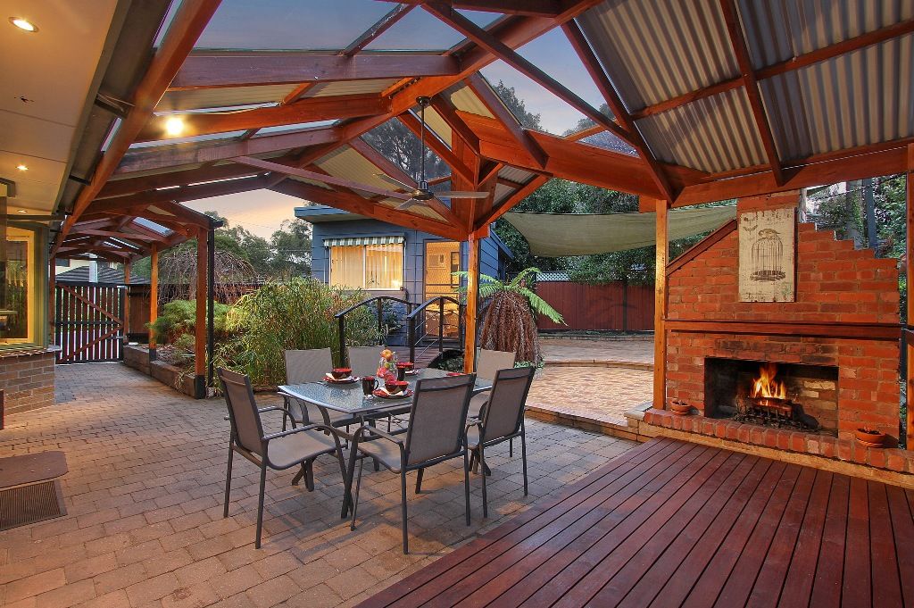 1 LEE ANN Crescent, CROYDON VIC 3136