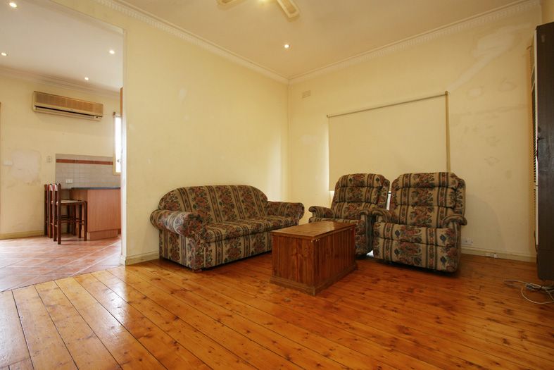 15 Cuthbert Road, RESERVOIR, VIC 3073